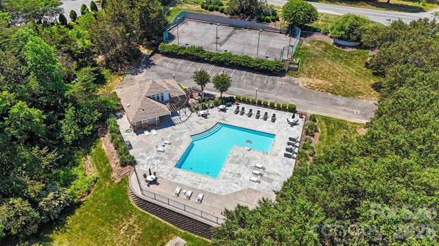 104 Pier 33 Drive 301, Mooresville, NC 28117
