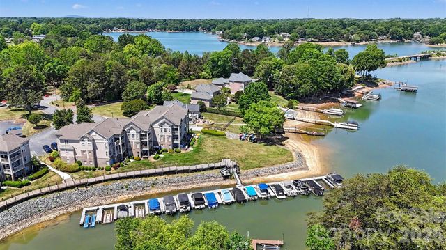 104 Pier 33 Drive 301, Mooresville, NC 28117