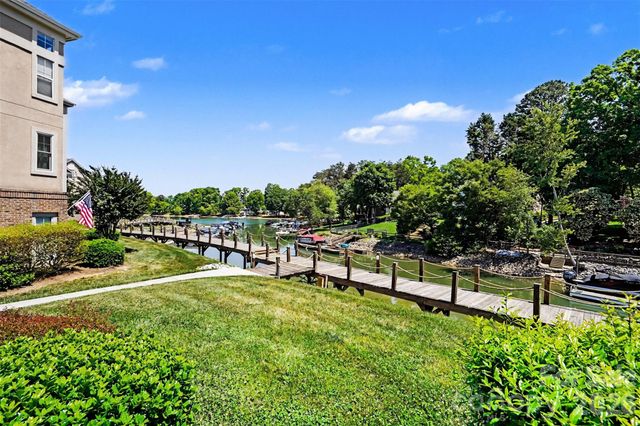 104 Pier 33 Drive 301, Mooresville, NC 28117