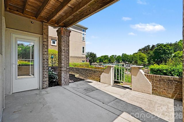 104 Pier 33 Drive 301, Mooresville, NC 28117