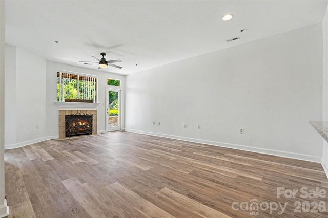 104 Pier 33 Drive 301, Mooresville, NC 28117