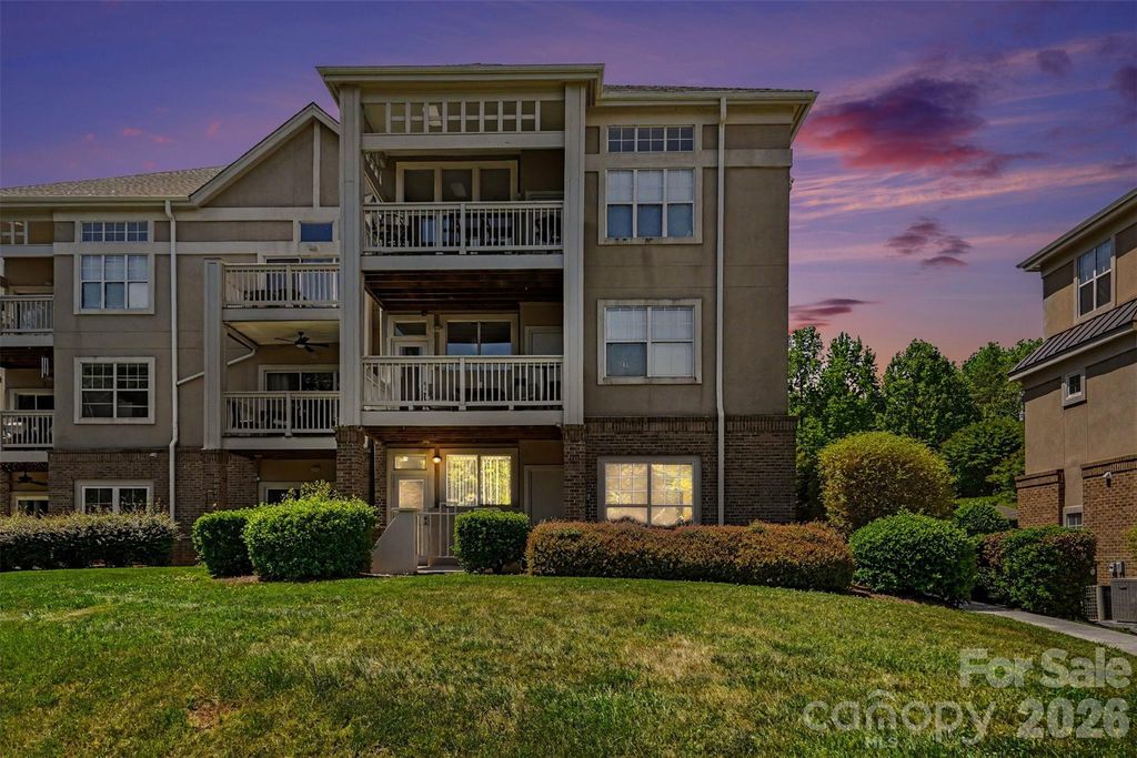 104 Pier 33 Drive 301, Mooresville, NC 28117