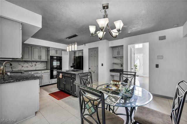 3844 Woodpath Trail, Westlake, OH 44145