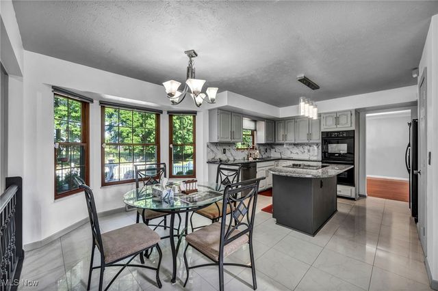 3844 Woodpath Trail, Westlake, OH 44145