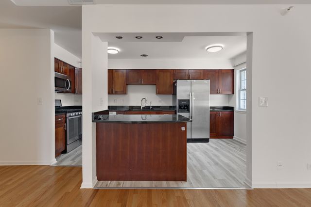 1113 Orleans Drive, Mundelein, IL 60060