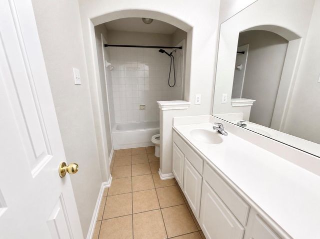 810 Hollyhock Drive, Stafford, TX 77477