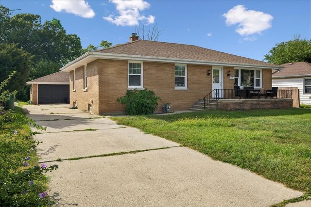 1305 N Prairie Avenue, Joliet, IL 60435