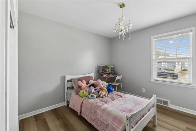 1305 N Prairie Avenue, Joliet, IL 60435