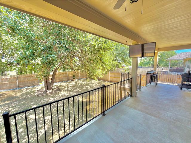 191 Goshen DR, Dripping Springs, TX 78620