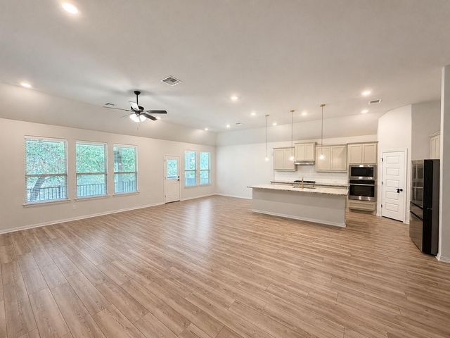 191 Goshen DR, Dripping Springs, TX 78620