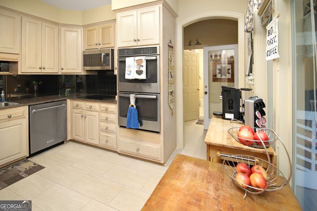 103 Canterbury Court, Lagrange, GA 30240