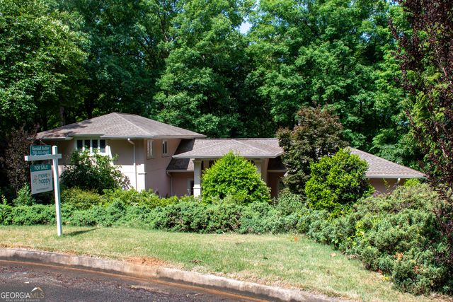 103 Canterbury Court, Lagrange, GA 30240