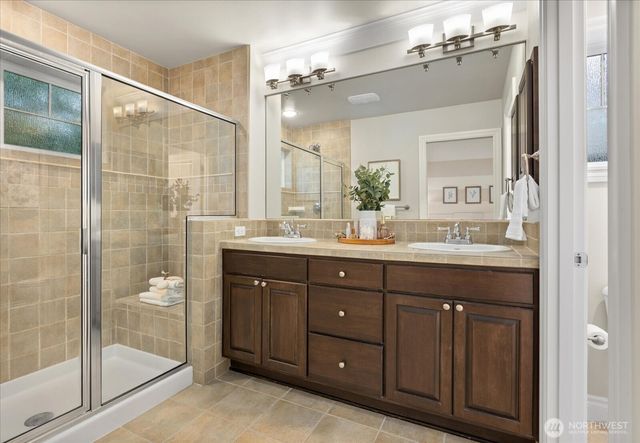 6825 156th Place NE, Redmond, WA 98052