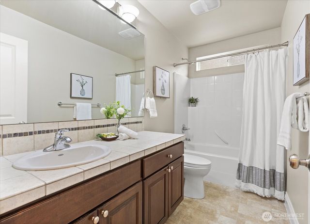 6825 156th Place NE, Redmond, WA 98052