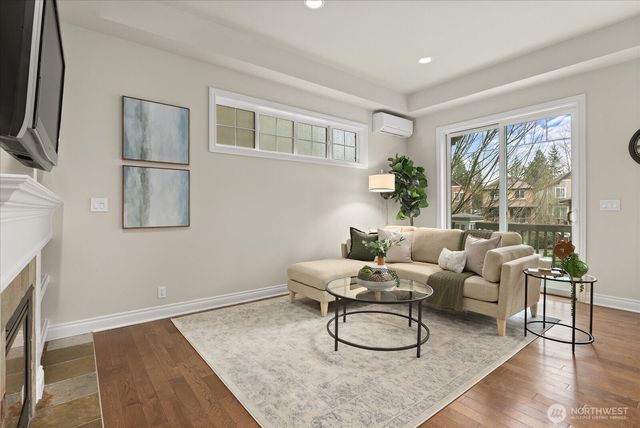 6825 156th Place NE, Redmond, WA 98052