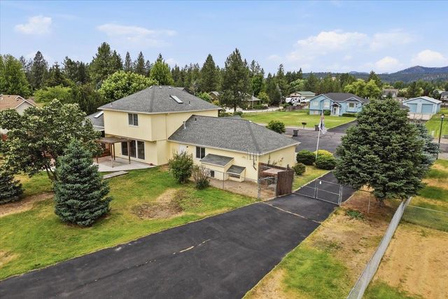 17659 N Sunnyvale Dr, Nine Mile Falls, WA 99026
