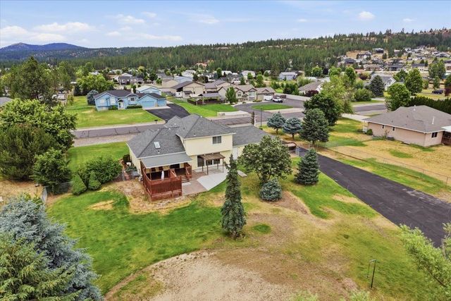 17659 N Sunnyvale Dr, Nine Mile Falls, WA 99026