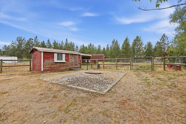 17659 N Sunnyvale Dr, Nine Mile Falls, WA 99026
