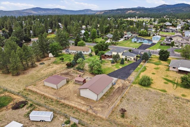 17659 N Sunnyvale Dr, Nine Mile Falls, WA 99026