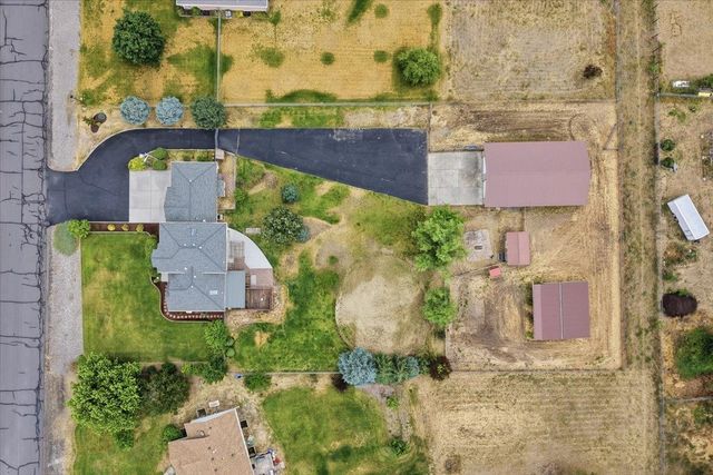 17659 N Sunnyvale Dr, Nine Mile Falls, WA 99026