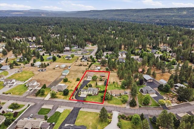 17659 N Sunnyvale Dr, Nine Mile Falls, WA 99026