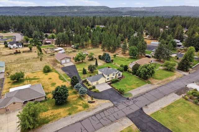 17659 N Sunnyvale Dr, Nine Mile Falls, WA 99026