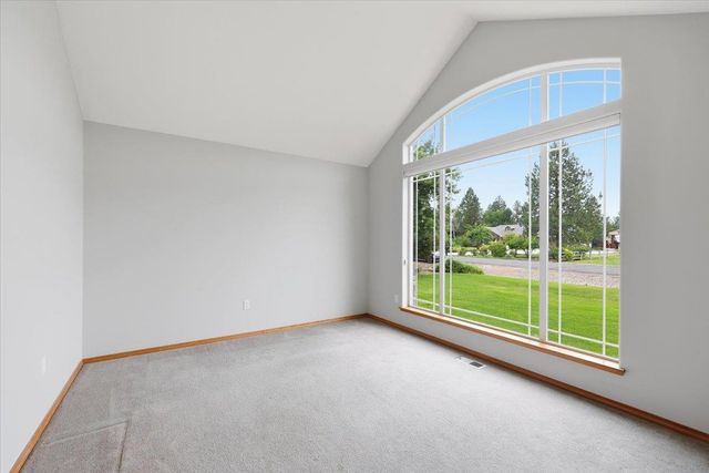 17659 N Sunnyvale Dr, Nine Mile Falls, WA 99026