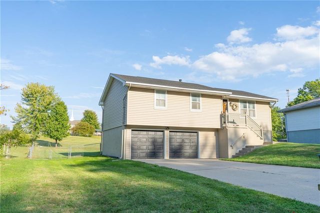 211 Carla Street, Excelsior Springs, MO 64024