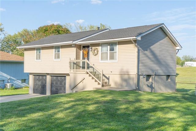 211 Carla Street, Excelsior Springs, MO 64024