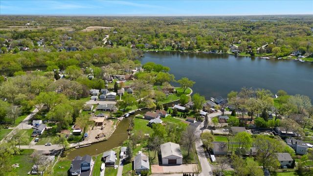39457 N Forest Avenue, Antioch, IL 60002