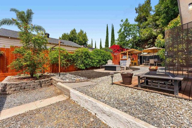 7354 Colony Rd, La Mesa, CA 91942