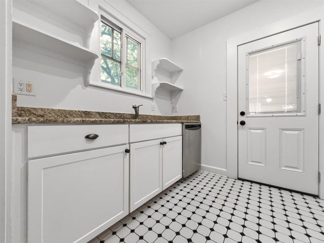 3307 Helms ST, Austin, TX 78705