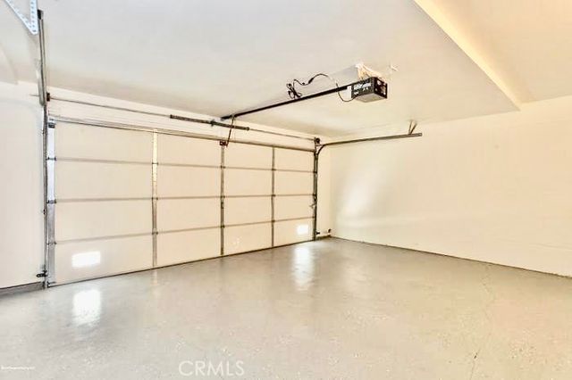 1881 Alpha Rd 17, Glendale, CA 91208