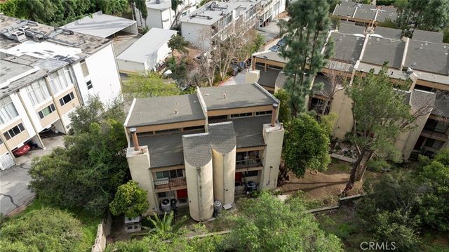 1881 Alpha Rd 17, Glendale, CA 91208