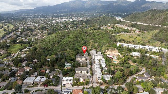 1881 Alpha Rd 17, Glendale, CA 91208