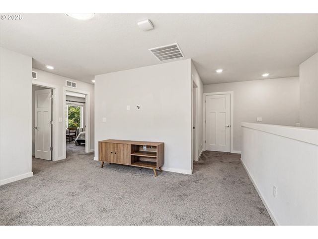 3931 Se CENTIFOLIA Ave, Hillsboro, OR 97123