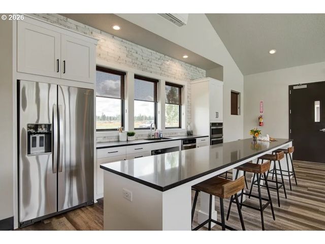 3931 Se CENTIFOLIA Ave, Hillsboro, OR 97123