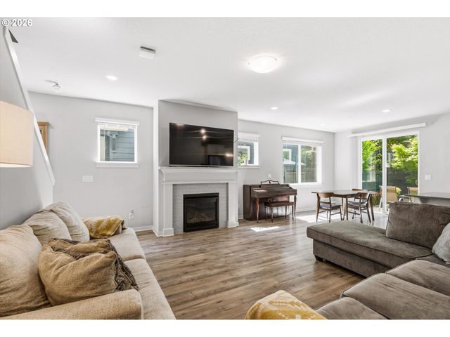 3931 Se CENTIFOLIA Ave, Hillsboro, OR 97123