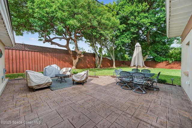 104 Roosevelt Avenue, Cocoa Beach, FL 32931