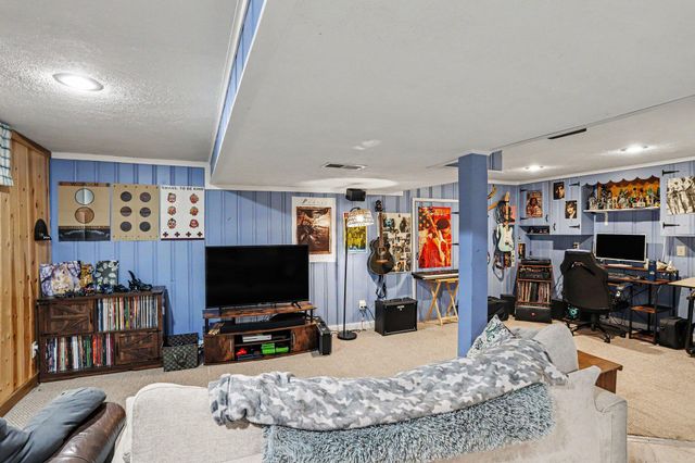16596 Morris Avenue, Three Rivers, MI 49093