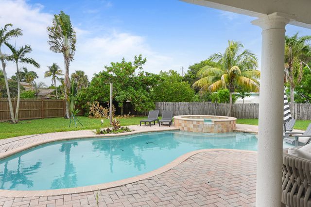 6785 ESCONDIDA Drive, Lake Clarke Shores, FL 33406