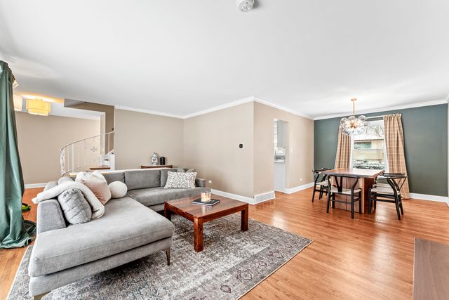 1213 Selwyn Lane, Buffalo Grove, IL 60089