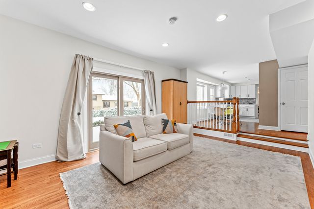 1213 Selwyn Lane, Buffalo Grove, IL 60089