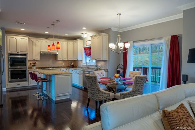 15 Max Way, Newburgh, NY 12550