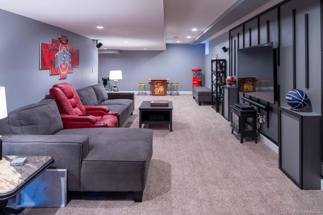 15 Max Way, Newburgh, NY 12550