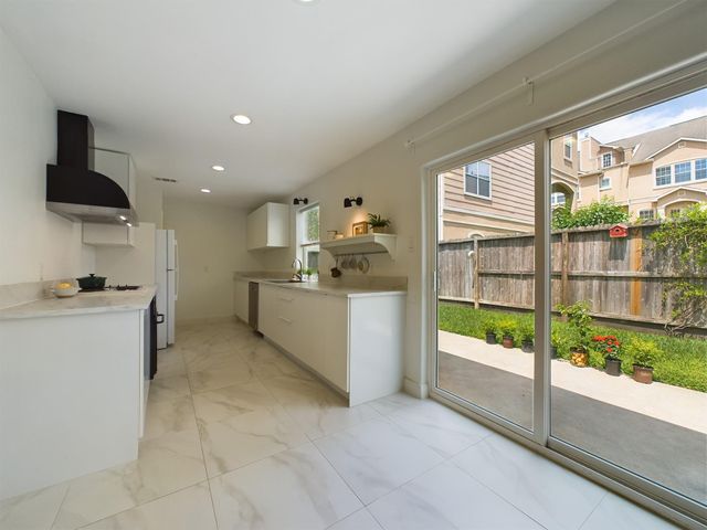 5627 Winsome Lane, Houston, TX 77057