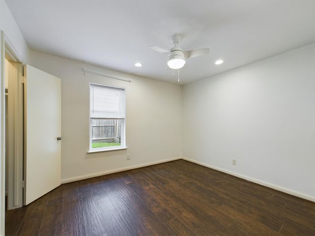 5627 Winsome Lane, Houston, TX 77057