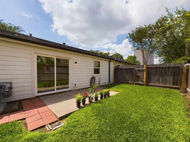 5627 Winsome Lane, Houston, TX 77057