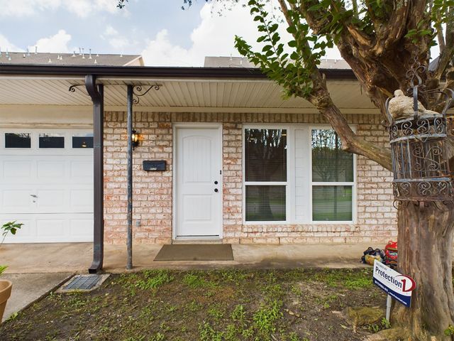 5627 Winsome Lane, Houston, TX 77057