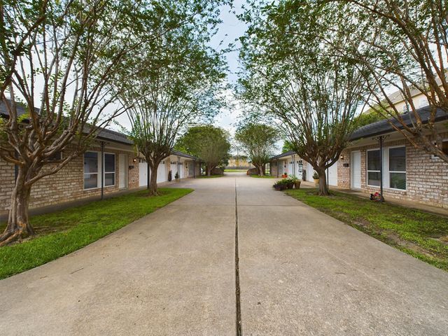 5627 Winsome Lane, Houston, TX 77057